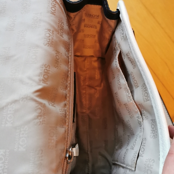 Michael Kors crossbody bag - Picture 4 of 6